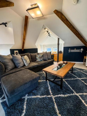 CRAFTSMAN UPSTAIRS with impressive attic!